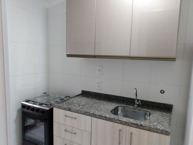 Imagem 5 da galeria do anúncio: QUARTO C/ WC INDIVIDUAL E GARAGEM COND. MARAVILLE