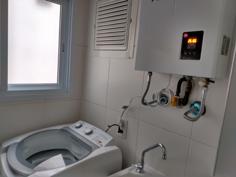 Imagem 3 da galeria do anúncio: QUARTO C/ WC INDIVIDUAL E GARAGEM COND. MARAVILLE