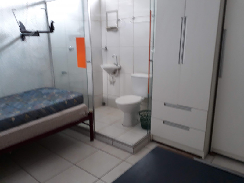 Imagem 1 da galeria do anúncio: quarto mobiliado asa Sul av W3 casa Casa de família