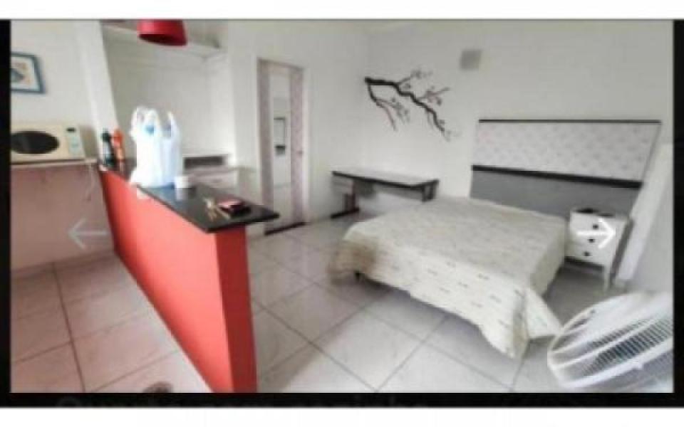Imagem 1 da galeria do anúncio: Quarto individual/cozinha americ.confortá e silencioso