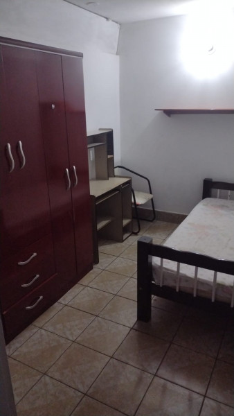 Imagem 6 da galeria do anúncio: Quartos individuais, cozinha e banheiros compartilhados.