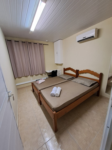 Imagem 15 da galeria do anúncio: Quartos, aluguéis por temporada.