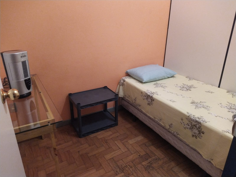 Imagem 4 da galeria do anúncio: Quarto compartilhado Feminino