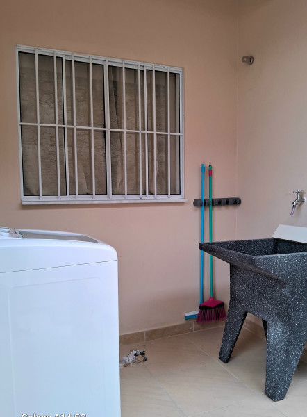 Imagem 9 da galeria do anúncio: Alugo kitinete mobiliada na Trindade.