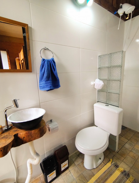 Imagem 6 da galeria do anúncio: Suíte privativa_Casa Flor Raiz