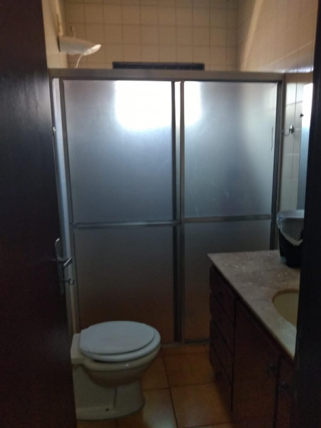 Imagem 8 da galeria do anúncio: Alugo quarto em residência