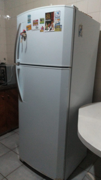 Imagem 2 da galeria do anúncio: Alugo quarto em residência