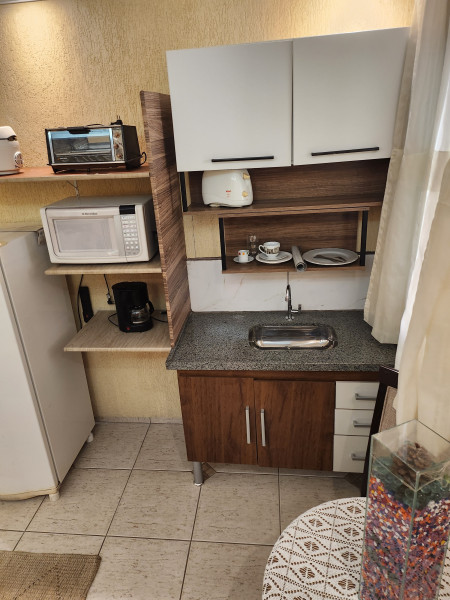 Imagem 3 da galeria do anúncio: Alugo ótima kit net mobiliada