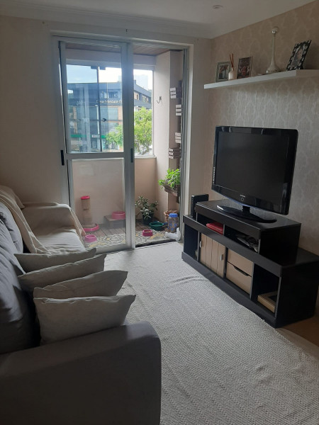 Imagem 7 da galeria do anúncio: Alugo quarto para moça