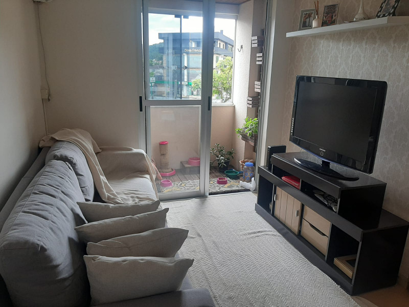 Imagem 6 da galeria do anúncio: Alugo quarto para moça