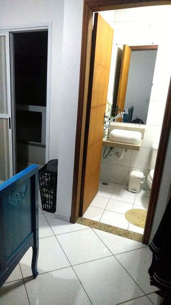 Imagem 7 da galeria do anúncio: SUITE  com Varanda