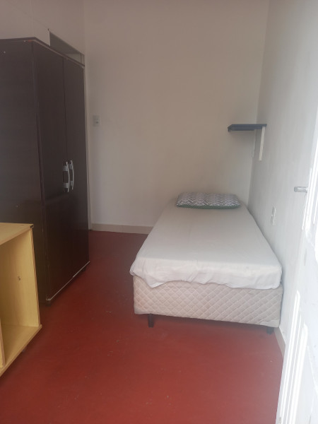 Imagem 5 da galeria do anúncio: QUARTO MOBILIADO C VARANDA