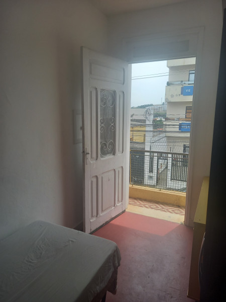 Imagem 3 da galeria do anúncio: QUARTO MOBILIADO C VARANDA