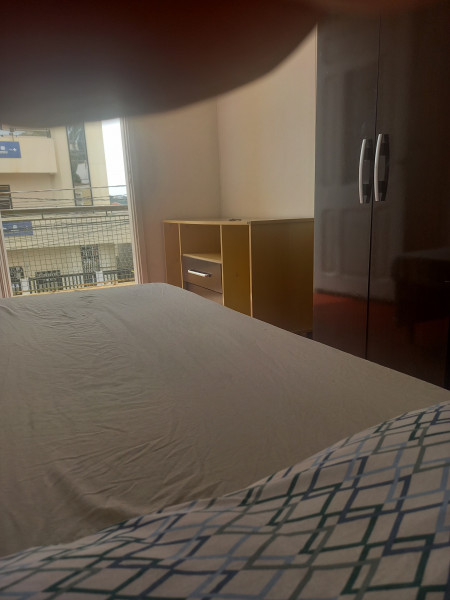 Imagem 1 da galeria do anúncio: QUARTO MOBILIADO C VARANDA