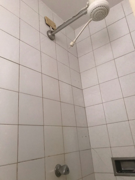 Imagem 1 da galeria do anúncio: Quarto com banheiro