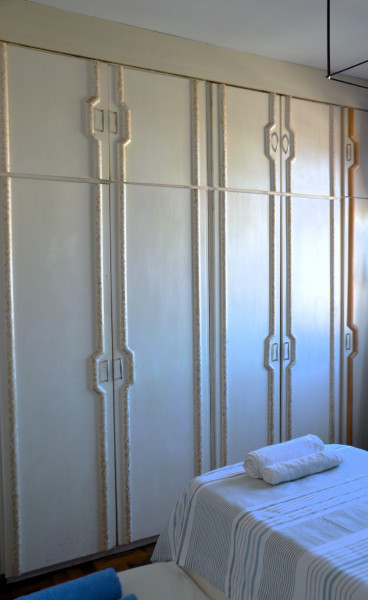 Imagem 21 da galeria do anúncio: Quarto ensolarado e espaçoso em apê tranquilo e central