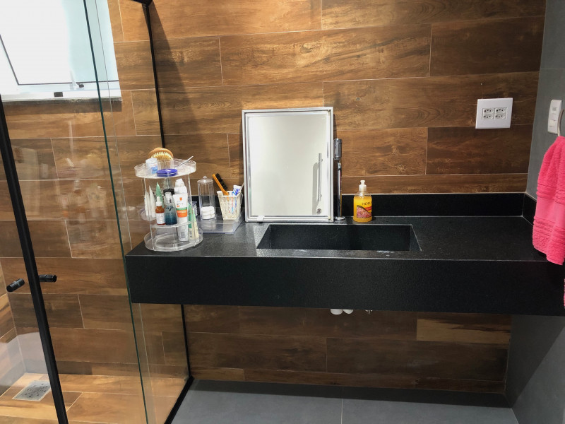 Imagem 4 da galeria do anúncio: Quarto individual amplo do lado da Savassi e da Fumec