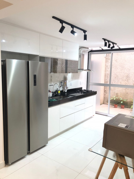 Imagem 9 da galeria do anúncio: Quarto individual amplo do lado da Savassi e da Fumec