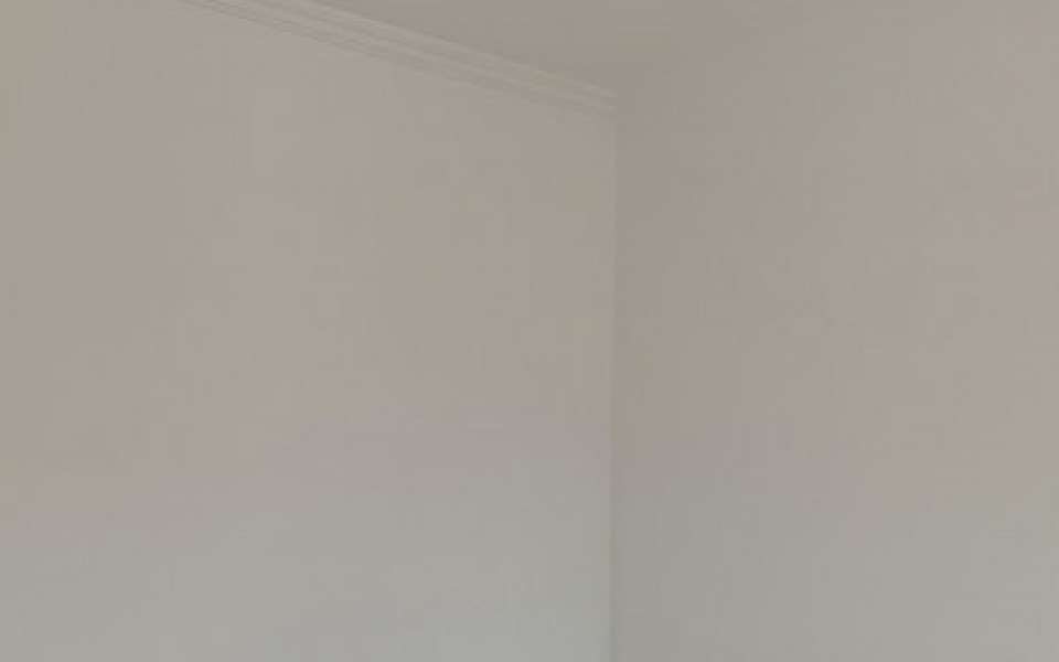 Imagem 5 da galeria do anúncio: Aluga-se em apartamento quarto luminoso a uma quadra do mar