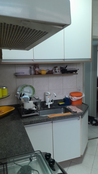 Imagem 10 da galeria do anúncio: Alugo Qt Semi Mobiliado Apt. Praia do Canto