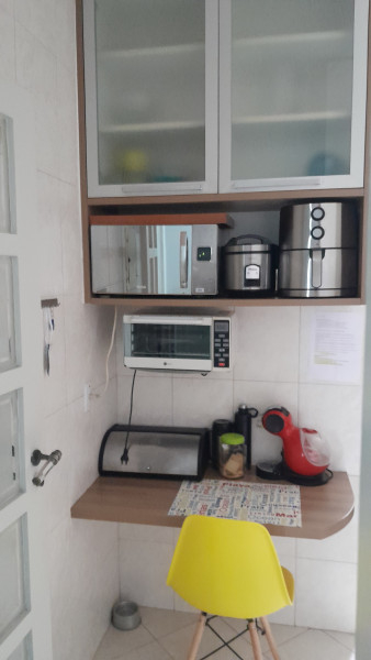 Imagem 12 da galeria do anúncio: Alugo Qt Semi Mobiliado Apt. Praia do Canto