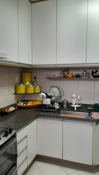 Imagem 9 da galeria do anúncio: Alugo Qt Semi Mobiliado Apt. Praia do Canto