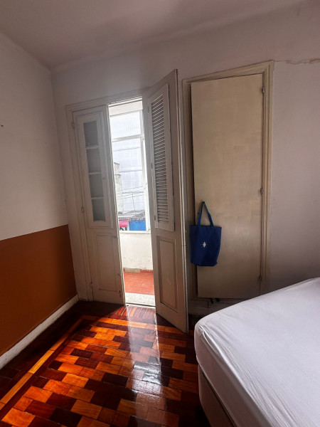 Imagem 10 da galeria do anúncio: Quarto Grande Laranjeiras com Varanda e Laje