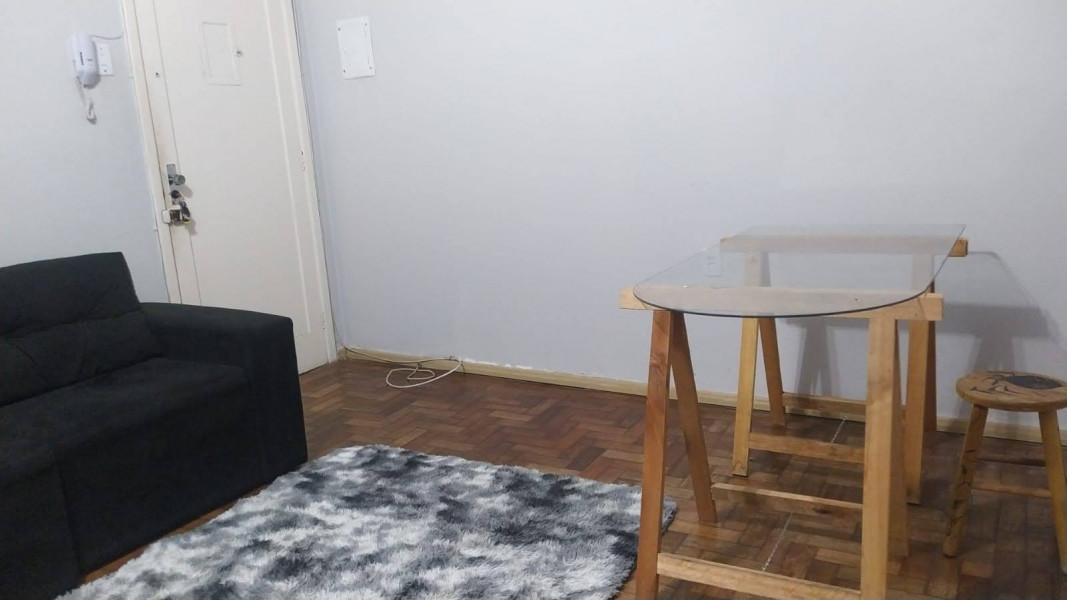 Imagem 4 da galeria do anúncio: Quarto pequeno para alugar