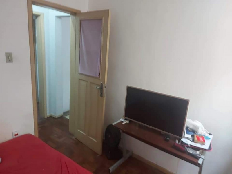 Imagem 5 da galeria do anúncio: Quarto pequeno para alugar