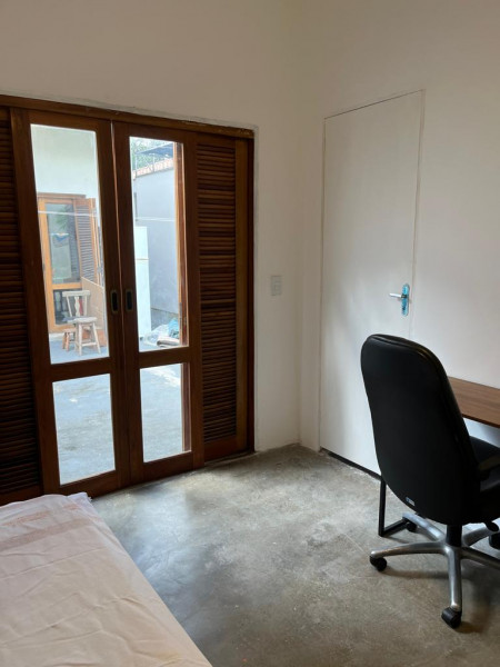 Imagem 6 da galeria do anúncio: Edícula - Quarto mobiliado - Chácara Santo Antônio