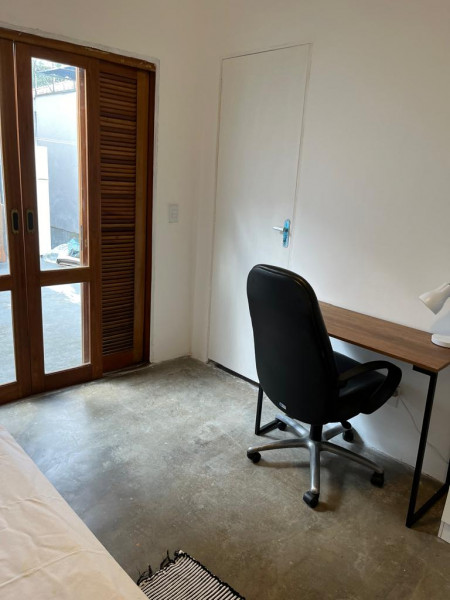 Imagem 5 da galeria do anúncio: Edícula - Quarto mobiliado - Chácara Santo Antônio