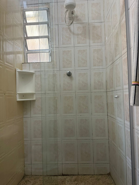 Imagem 5 da galeria do anúncio: Linda suíte com cozinha para rapaz (recém reformada!)