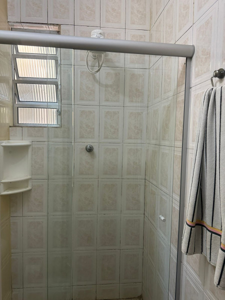 Imagem 4 da galeria do anúncio: Linda suíte com cozinha para rapaz (recém reformada!)