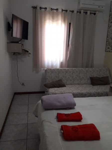 Imagem 6 da galeria do anúncio: Quarto individual em casa de família.