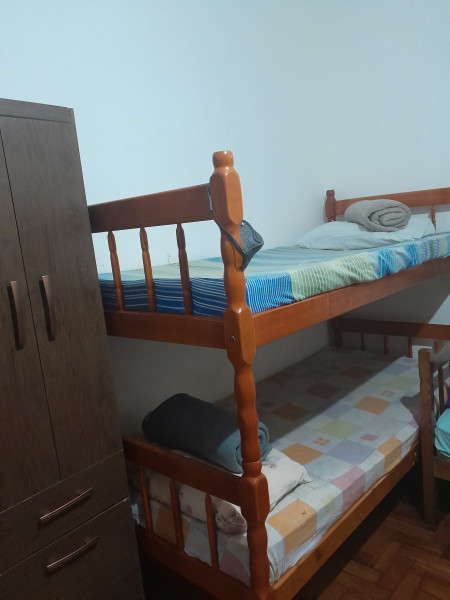 Imagem 9 da galeria do anúncio: Alugo vagas em apartamento só para moças.