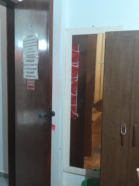 Imagem 11 da galeria do anúncio: Alugo vagas em apartamento só para moças.