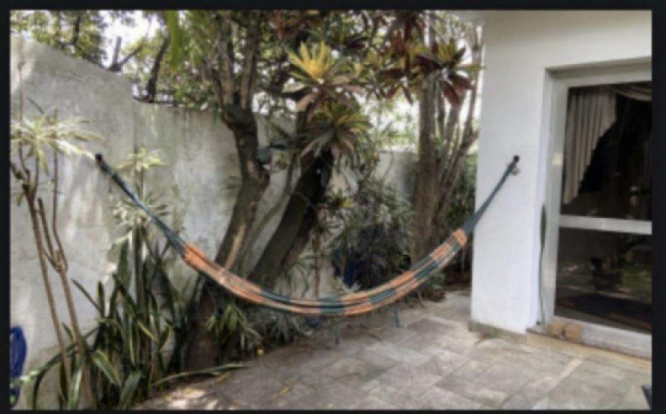 Imagem 8 da galeria do anúncio: Suíte ampla e confortável em casa compartilhada – ambiente t