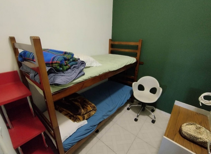 Imagem 2 da galeria do anúncio: Imperdível Quarto compartilhado