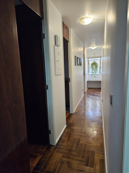 Imagem 3 da galeria do anúncio: QUARTO AMPLO EM AP AO LADO DA AV. PAULISTA (TUDO INCLUSO)