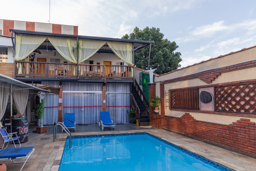 Imagem 7 da galeria do anúncio: Suíte em casarão com piscina próxima ao metrô