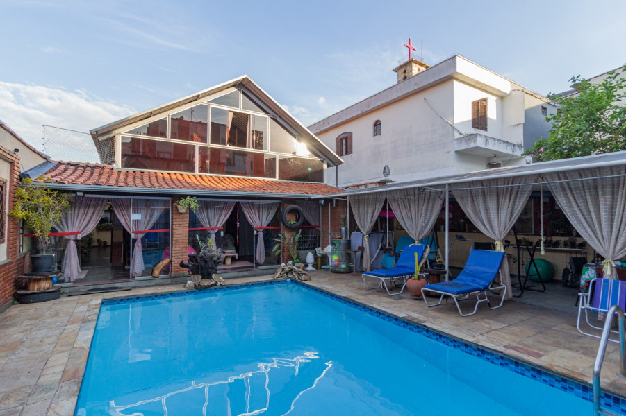 Imagem 10 da galeria do anúncio: Suíte em casarão com piscina próxima ao metrô