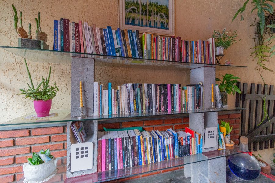 Imagem 3 da galeria do anúncio: Suíte em casarão com piscina e fácil acesso ao metrô.