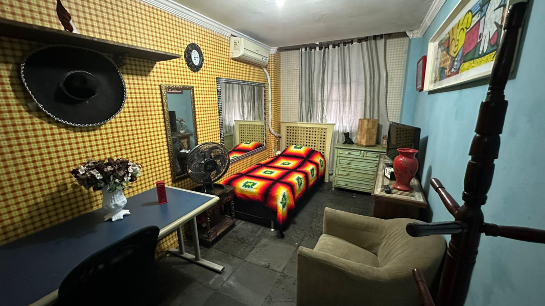 Imagem 3 da galeria do anúncio: ALUGO EXCELENTE QUARTO A PESSOAS EXIGENTES NO CENTRO