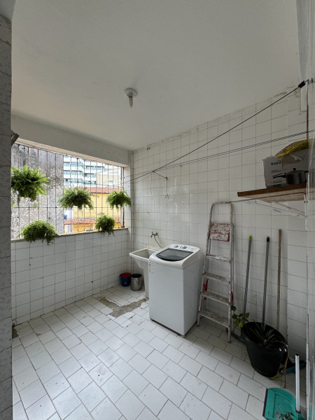 Imagem 9 da galeria do anúncio: Quarto em ap  no Largo da Dinha