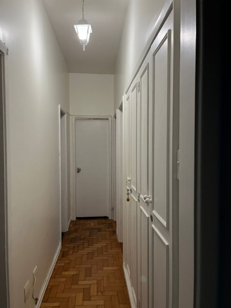 Imagem 6 da galeria do anúncio: Quartos amplos , apt grande e confortavel em Copacabana