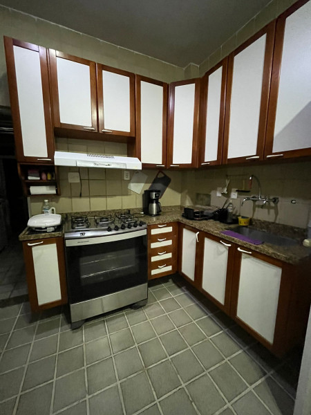 Imagem 8 da galeria do anúncio: Quartos amplos , apt grande e confortavel em Copacabana