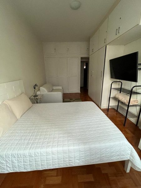 Imagem 13 da galeria do anúncio: Quartos amplos , apt grande e confortavel em Copacabana