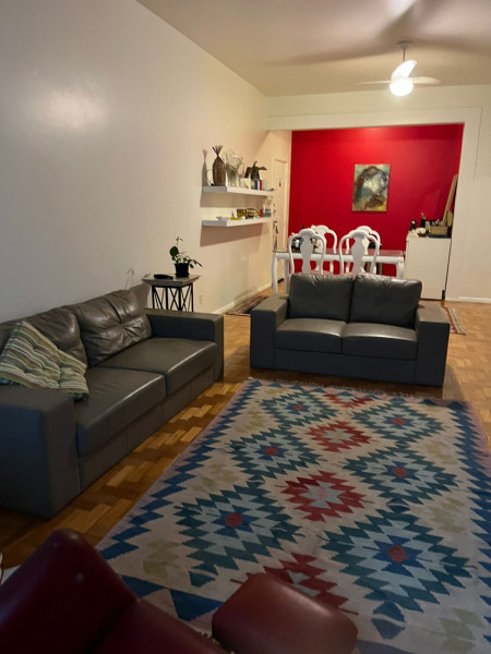 Imagem 2 da galeria do anúncio: Quartos amplos , apt grande e confortavel em Copacabana