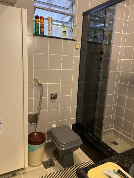 Imagem 9 da galeria do anúncio: Quartos amplos , apt grande e confortavel em Copacabana