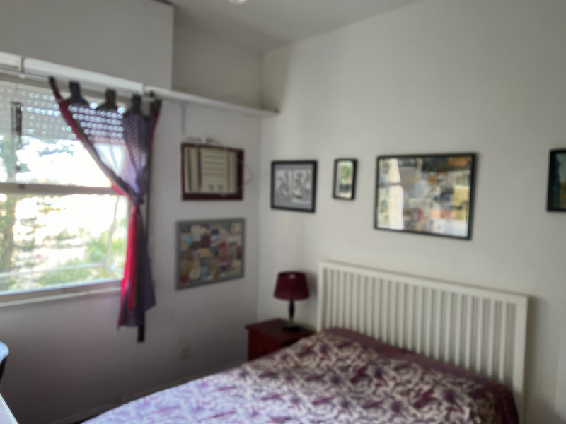 Imagem 2 da galeria do anúncio: Quarto silencioso e aconchegante no coração de Ipanema